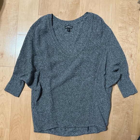 Express grey quarter balloon sleeve sweater. - Picture 1 of 2